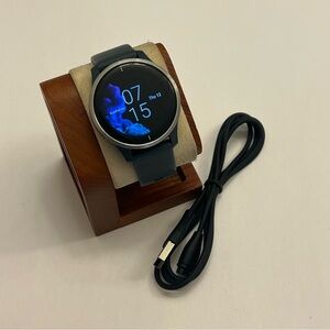 Garmin Venu (tested, excellent condition, Charger included, AMOLED)